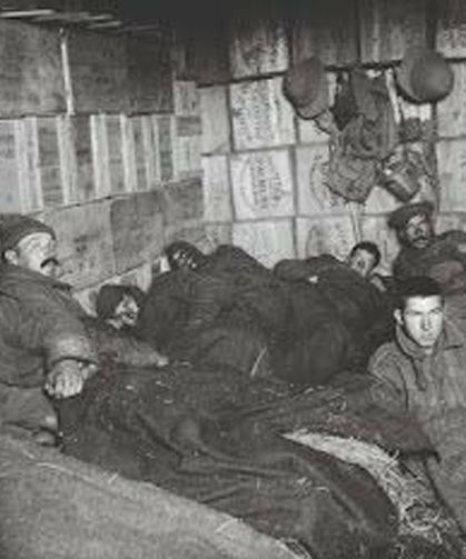 Sarıkamış'taki acının bir benzeri de Çanakkale'de yaşanmış; siperlerde donarak şehit oldular