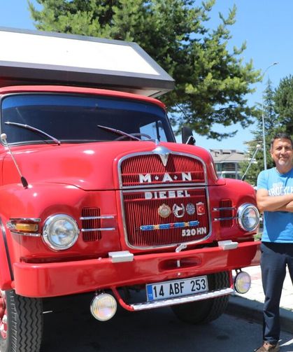 Çocukluk hayali 51 yıllık kamyonu satın alıp karavana çevirdi