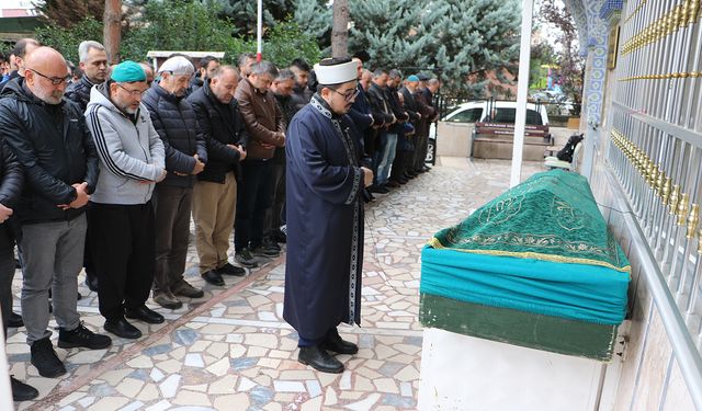 Nefes Borusuna Fıstık Kaçan Defne Bebek Hayatını Kaybetti