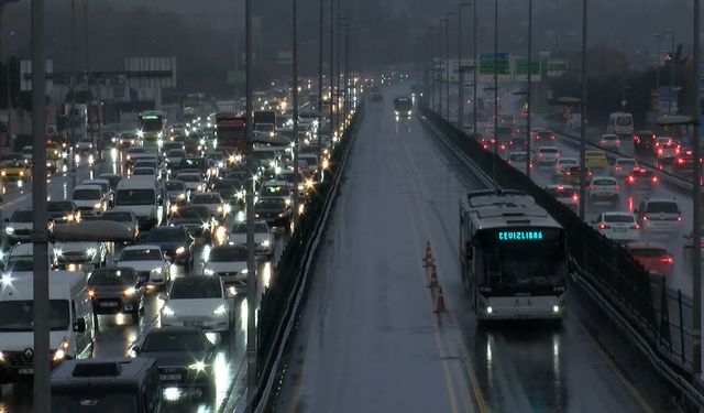 İstanbul'da Trafik Yoğunluğu Yüzde 81'e Ulaştı