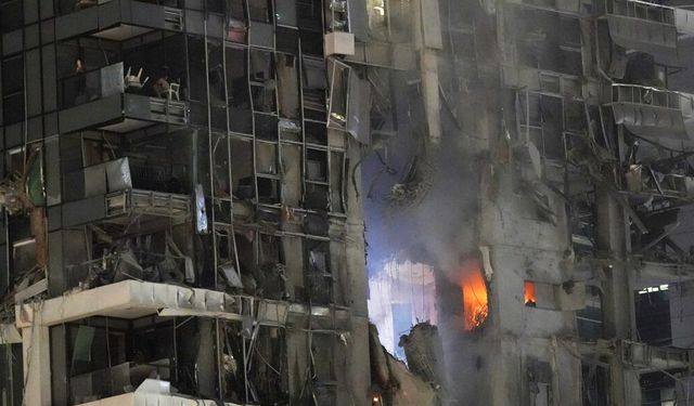 İran İsrail’e Füze Yağdırdı: 9 Bina Yerle Bir Oldu!