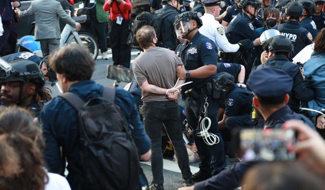 New York’ta Düzenlenen Protestolarda 65 Kişi Gözaltına Alındı