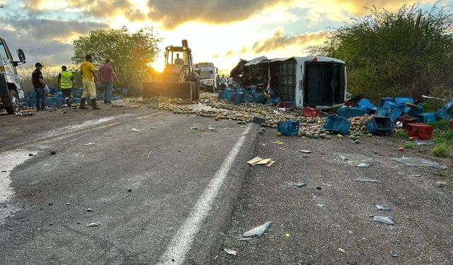 Feci Kaza! Yolcu Otobüsü ve Kamyonun Çarpıştığı Kazada 11 Kişi Öldü