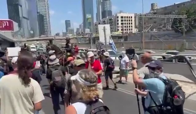 İsrail'de Hükümet Karşıtı Grev ve Protestolara 1 Milyondan Fazla Kişi Katıldı