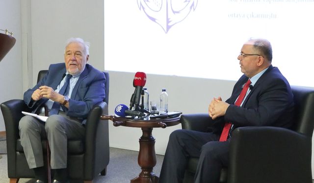 İlber Ortaylı ve Erhan Afyoncu TEKNOFEST Mavi Vatan'da Konferans Verdi