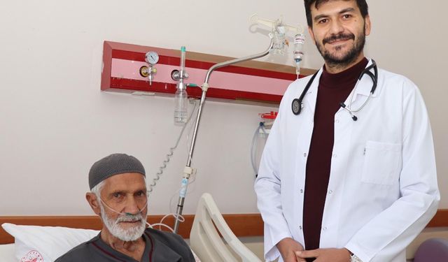 Acile getirilen hastanın kalp zarından 1 litre sıvı boşaltıldı