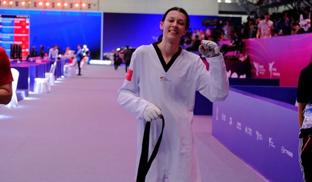 Elif Sude Akgül tekvandoda dünya ikincisi