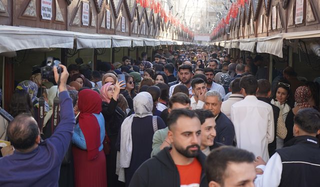 Cizre’de ilk kitap fuarı kapılarını açtı