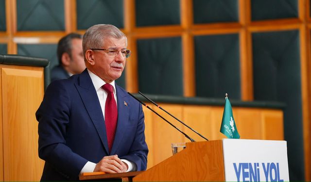 Davutoğlu: CHP'nin kapatılması için Yargıtay'a bildirimde bulunulması tam bir facia