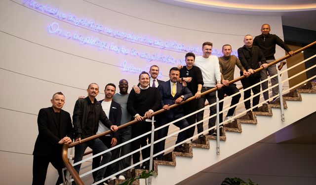 Fenerbahçe’nin efsane futbolcuları derbi öncesi bir araya geldi