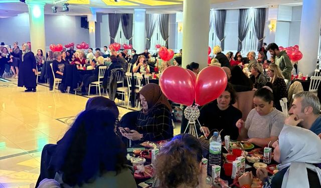 Kanseri yenenler yeni yılı birlikte kutladı