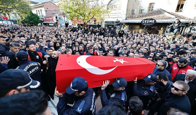 Şehzadeler Belediye Başkanı Gülşah Durbay için belediye önünde tören