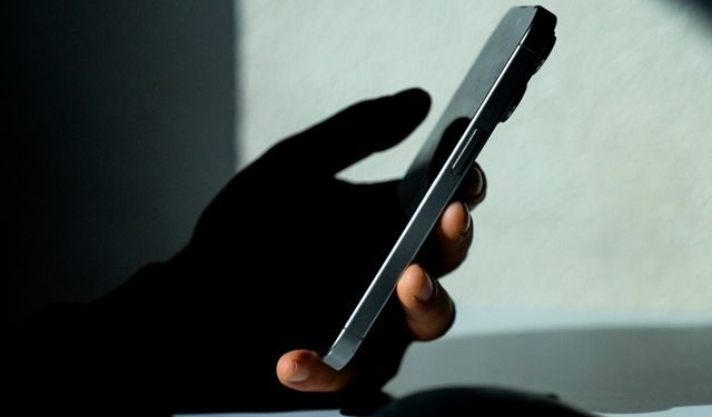 ‘Sosyal medya kullanım süresi yoğunluğu, gençlerde beyin çürümesine yol açıyor’