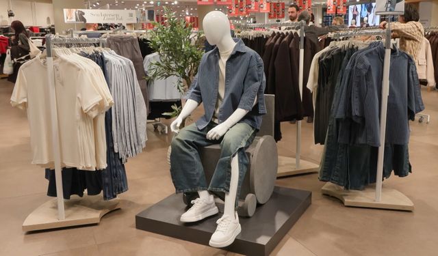 Engelli bireyler için tasarlanan giyim koleksiyonu tanıtıldı