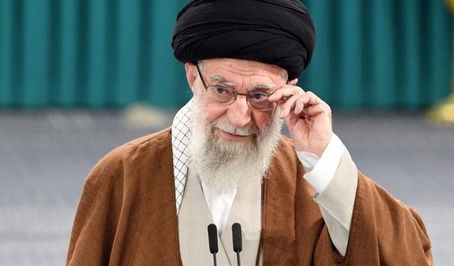 Hamaney: İran geri adım atmayacak