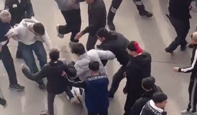 Karne alan lise öğrencilerinin AVM otoparkındaki kavgası