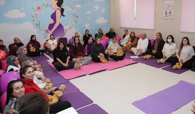 Türkiye'nin ilk 'Doğum Dostu Ebe Destek Merkezi', Ankara'da açıldı