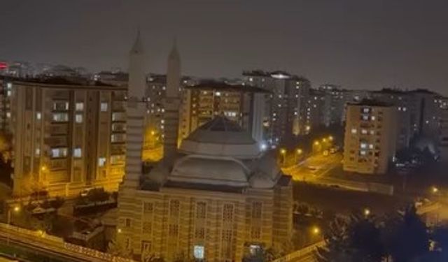 Cami hoparlöründen müzik açıp mahalleye dinlettiler