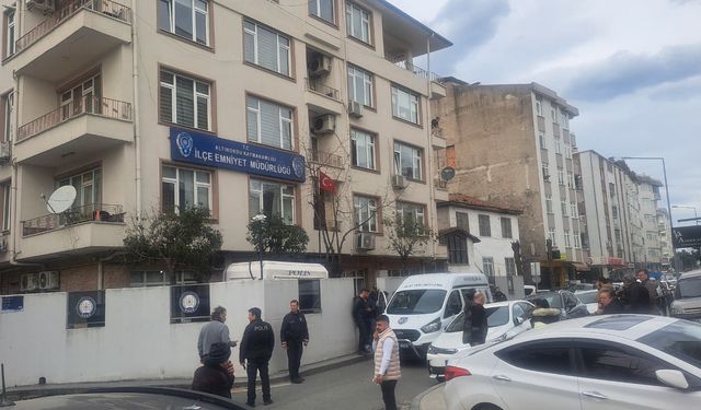 İfade vermeye gitti, polisin belindeki silahı alıp kendini vurdu