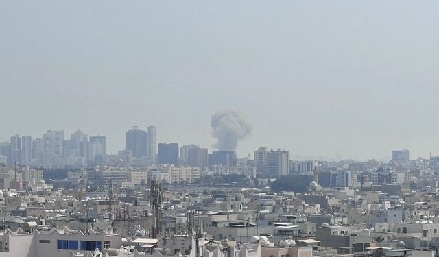 İran, Bahreyn'deki ABD üssünü hedef aldı