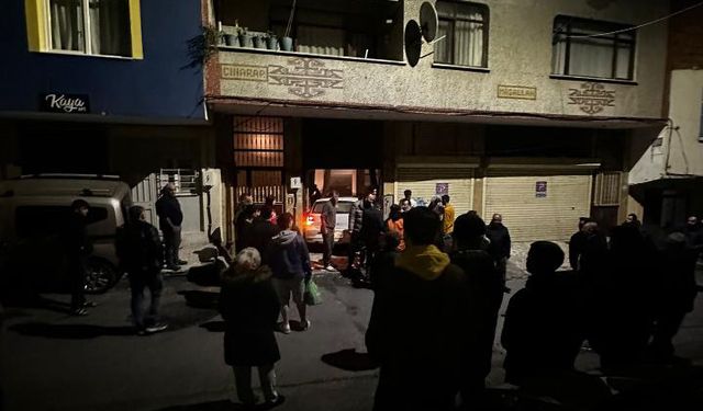 Kağıthane’de ehliyetini 3 ay önce alan sürücü fren yerine gaza bastı; depoya daldı