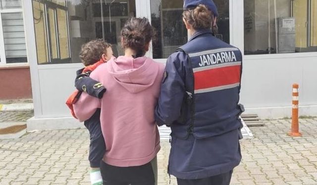 7 ayrı suçtan 20 yıl hapis cezası bulunan kadın, kucağında bebeğiyle cezaevine girdi