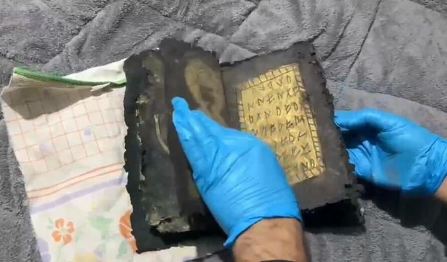 Aydın'da tarihi eser operasyonu; deri üzerine altın işlemeli tılsım kitabı ele geçirildi