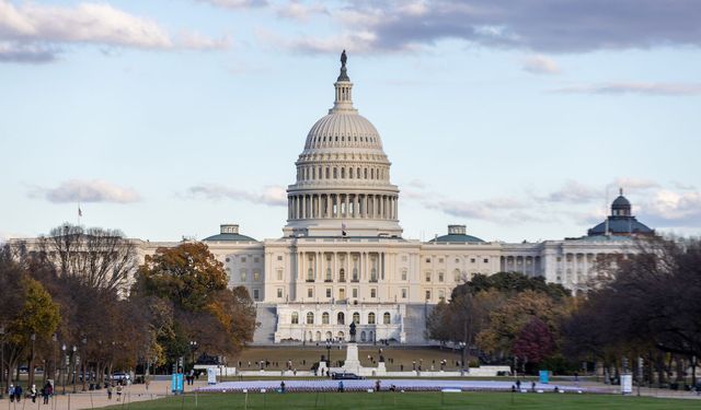 ABD Senatosu, Trump'ın İran'a saldırılarını kısıtlayan tasarıyı reddetti