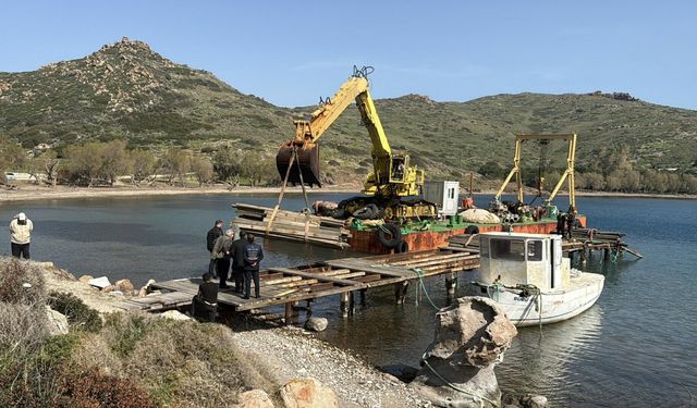 Bodrum'da kaçak iskeleler yıkıldı, karavanlar için tahliye başladı