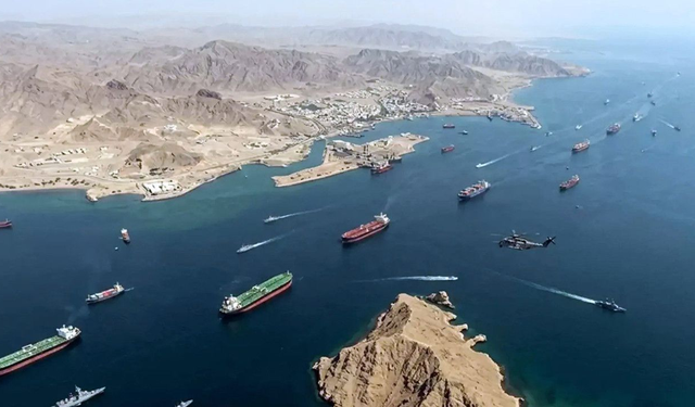 Pakistan: İran, 20 Pakistan gemisinin Hürmüz Boğazı'ndan geçişine izin verdi