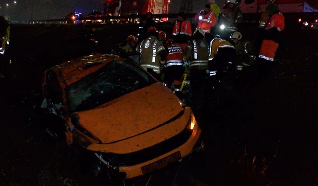 Pendik'te taksi su kanalına uçtu: 3 ölü,1 yaralı