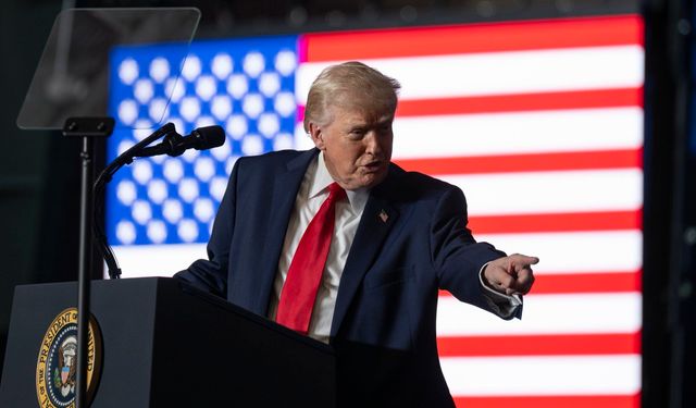 Trump: İran'ın rejimini askeri, ekonomik ve diğer yollarla yok ediyoruz