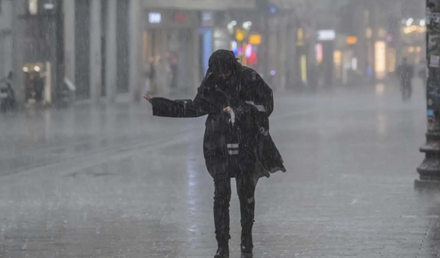 İstanbul Valiliği: 3 günde metrekareye 97 kilogram yağış düştü