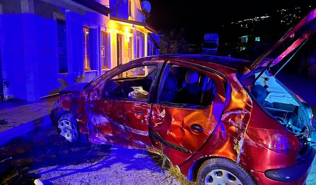 4'ü çocuk 9 kişinin yaralandığı kaza kamerada