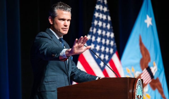 ABD'den İran'a tehdit: Kötü bir seçim yaparlarsa altyapı ve enerjiye bombalar yağacak