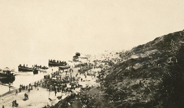 Avustralyalı gazeteci: İtilaf kuvvetlerinin talihsizliği, dahi bir Türk subayının Çanakkale’de bulunmasıydı