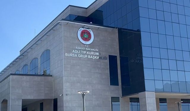 Borcunu ödemediği için icra takibi başlatan avukatı öldürdü, kız kardeşini yaraladı