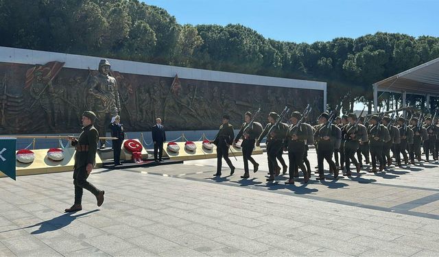 Çanakkale Kara Savaşları'nın 111'inci yıl dönümünde şehitler anıldı