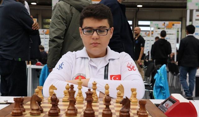 GM Yağız Kaan Erdoğmuş dünya rekoru kırdı / Fotoğraf eklendi