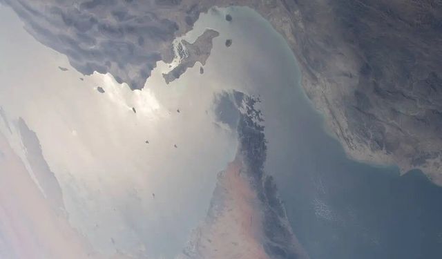 İran: Abluka kaldırılana kadar Hürmüz Boğazı kapalı kalacak