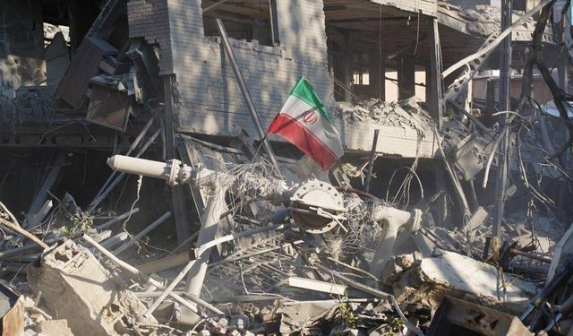 İran Dışişleri Bakanı Arakçi: ABD ve İsrail, İran'ın MIT'sini bombaladı