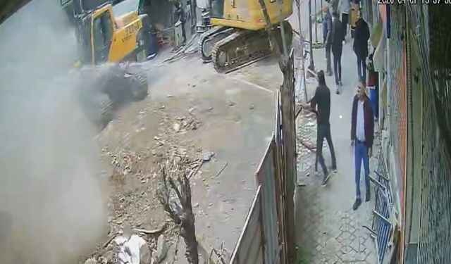 Zeytinburnu'nda inşaattan beton parçası düştü; 6 yaşındaki çocuk öldü