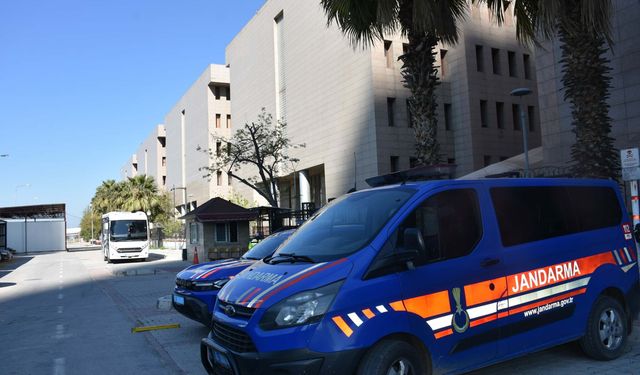 İzmir'deki 'İZBETON' soruşturmasında 9 şüpheli adliyede