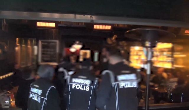Kadıköy'de eğlence mekanları ve çevresinde uyuşturucu satanlara operasyon; 94 gözaltı