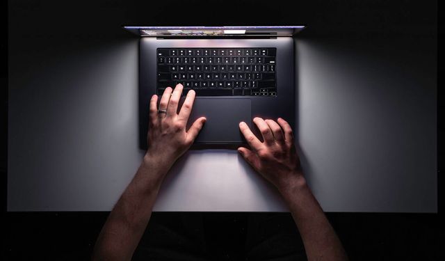 Kişisel verileri yasa dışı sorgulayan 11 şüpheli tutuklandı