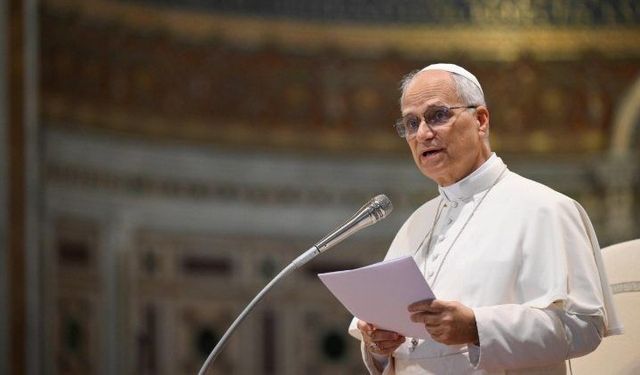 Papa'dan Trump'a yanıt: Konuşmaya devam edeceğim