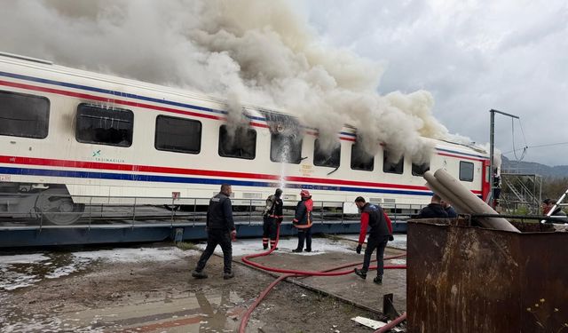 Tesiste üretilen vagon yandı