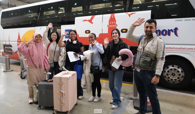 'Türkiye Bursları, dünyaya insan kaynağı yetiştiriyor'