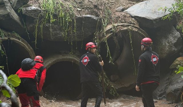 ATV ile geçtikleri derede akıntıya kapılan anne-oğulun cansız bedenlerine ulaşıldı