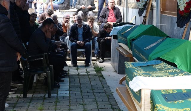 Bayram tatili yolunda kazada ölen çift ile 3 çocuğundan geriye mutluluk fotoğrafları kaldı